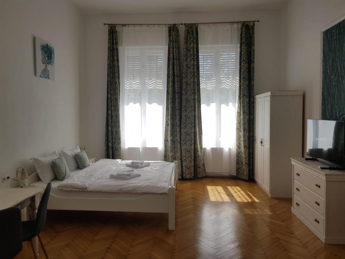 Liberte Apartments オラデア エクステリア 写真