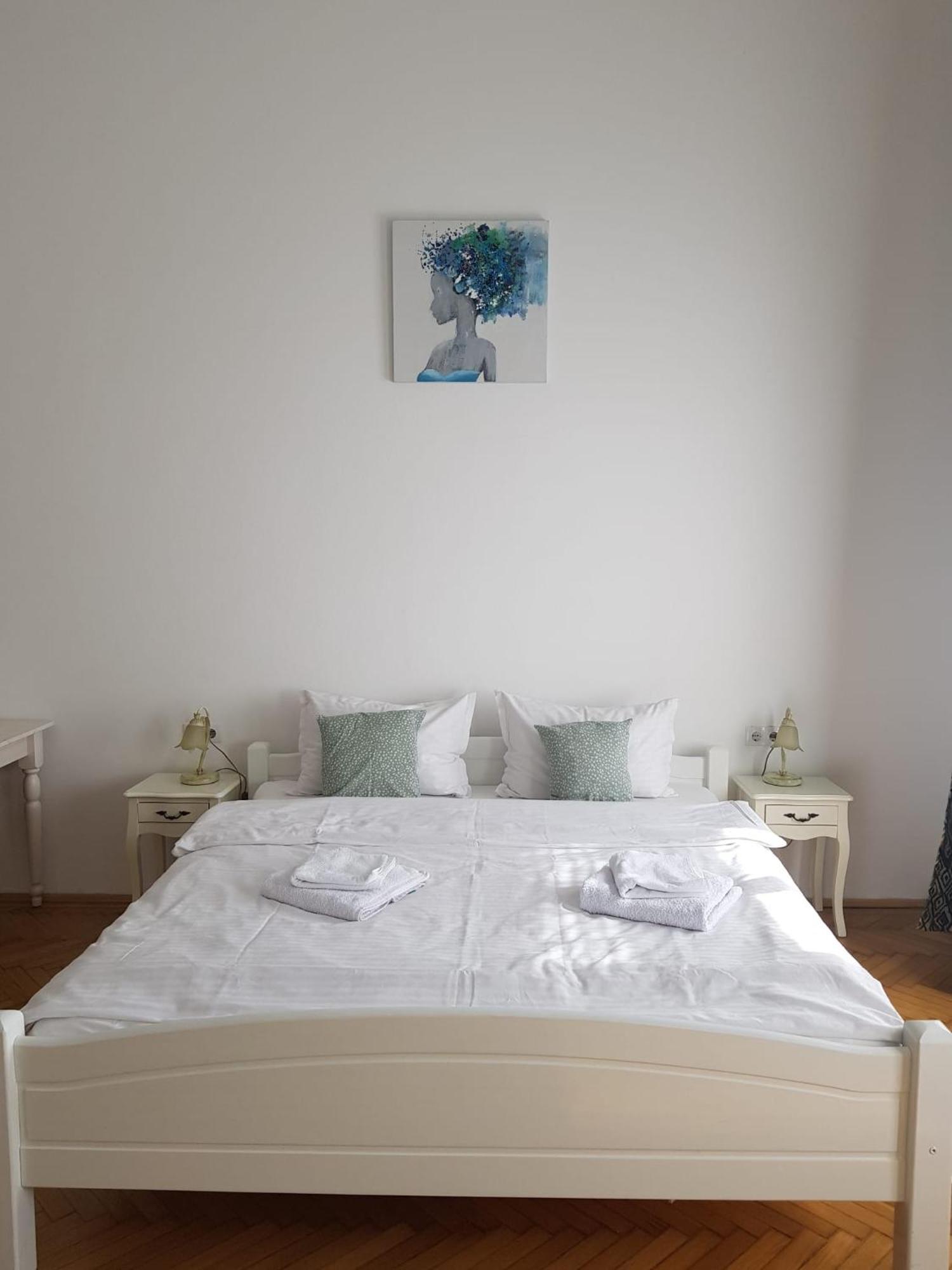 Liberte Apartments オラデア エクステリア 写真