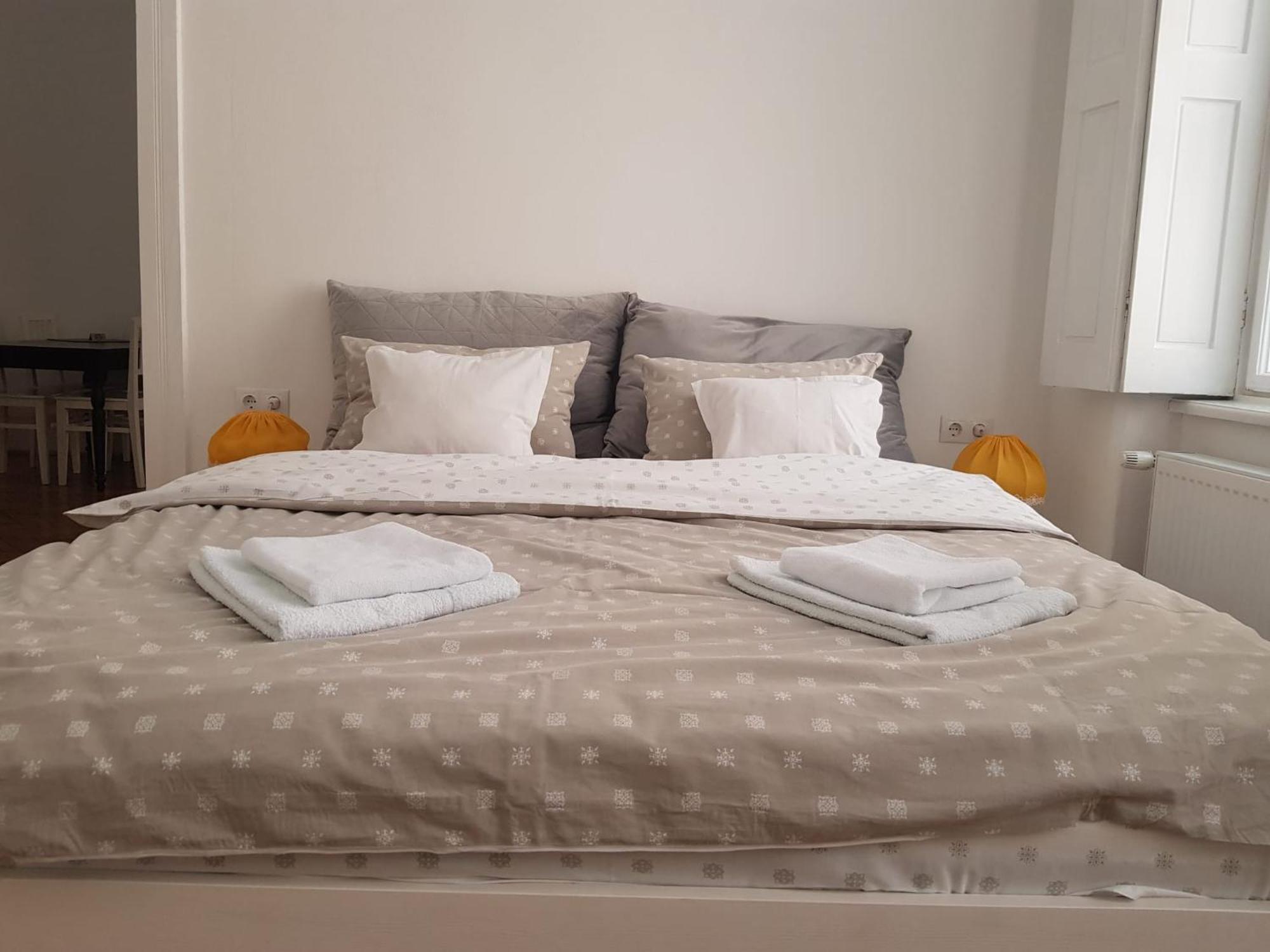Liberte Apartments オラデア 部屋 写真