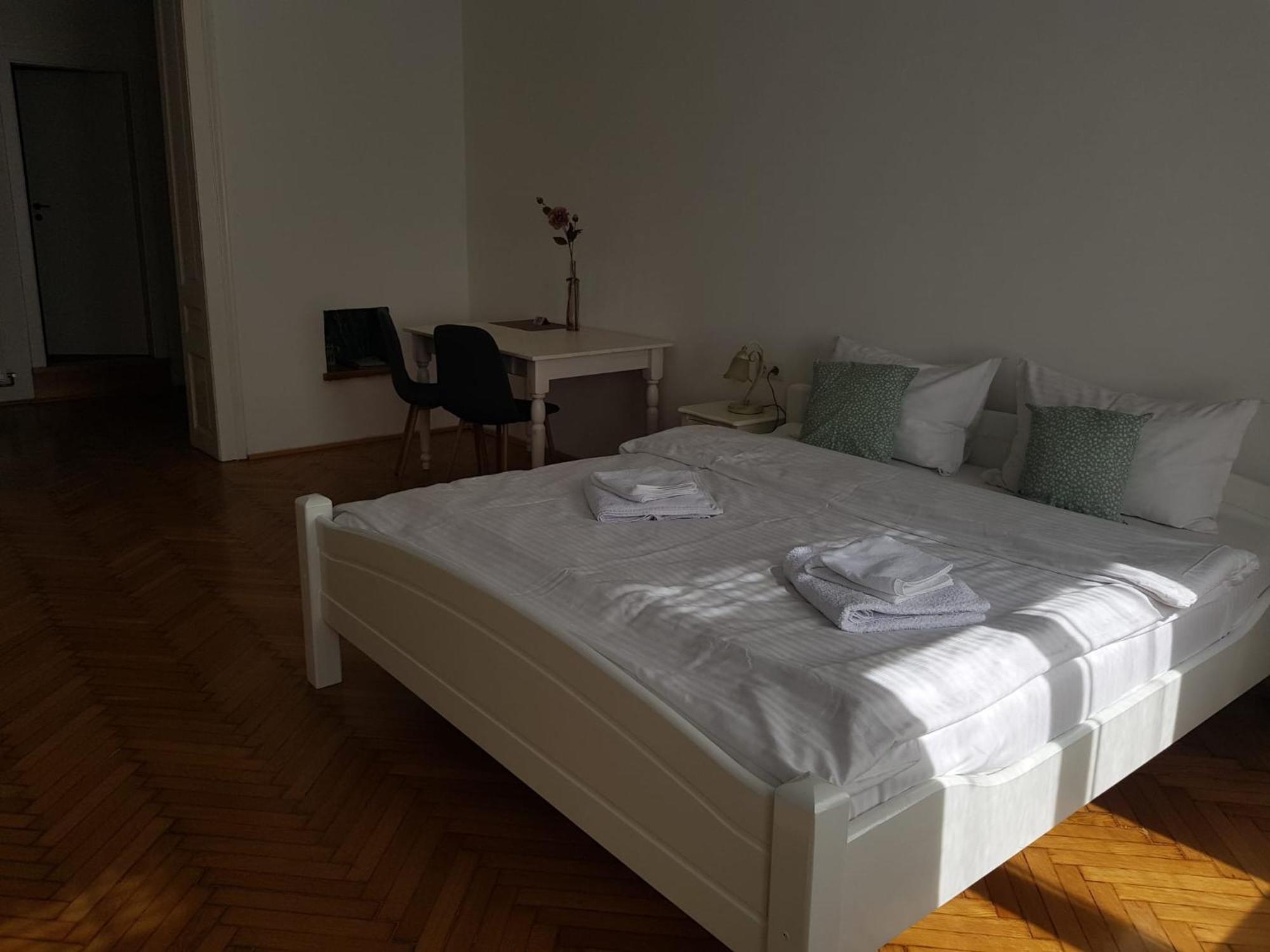 Liberte Apartments オラデア 部屋 写真